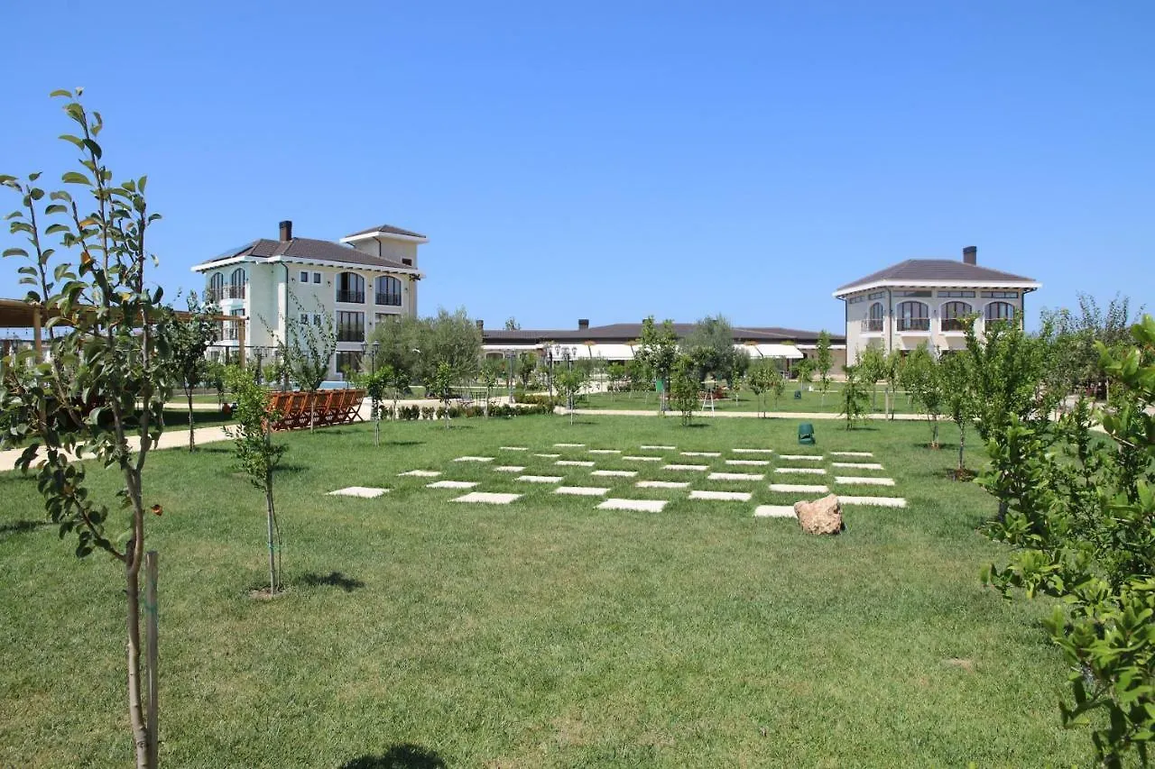 Vinea Resort Rrashbull 0*,  Albanië